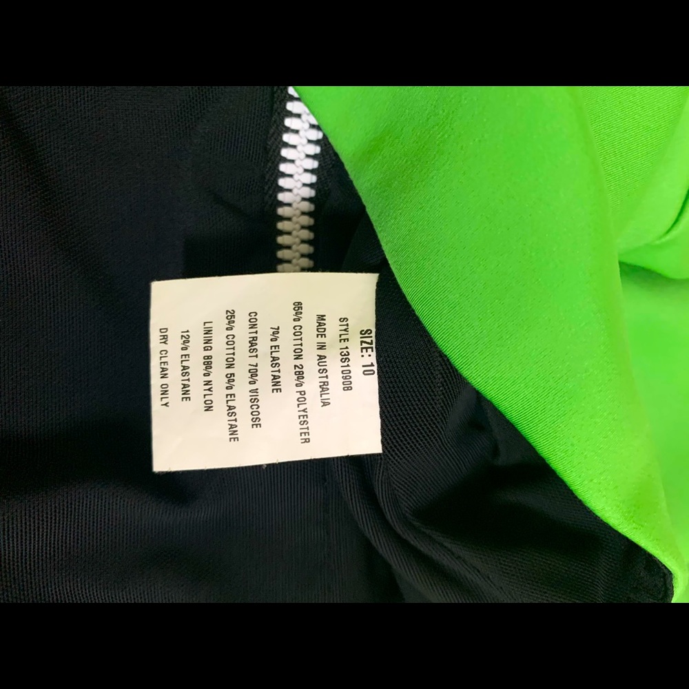 Manning Cartell green top with feature zip - Picture 8 of 8